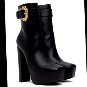 BLACK VERSACE HEELS NEVER WORN